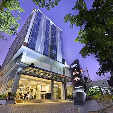 Serela Cihampelas By Kagum Hotels Bandung Exteriör bild