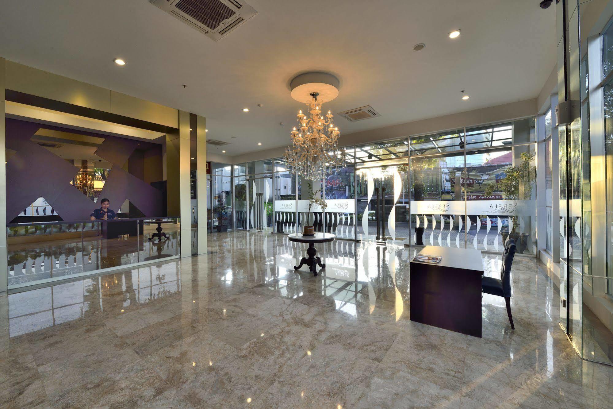 Serela Cihampelas By Kagum Hotels Bandung Exteriör bild