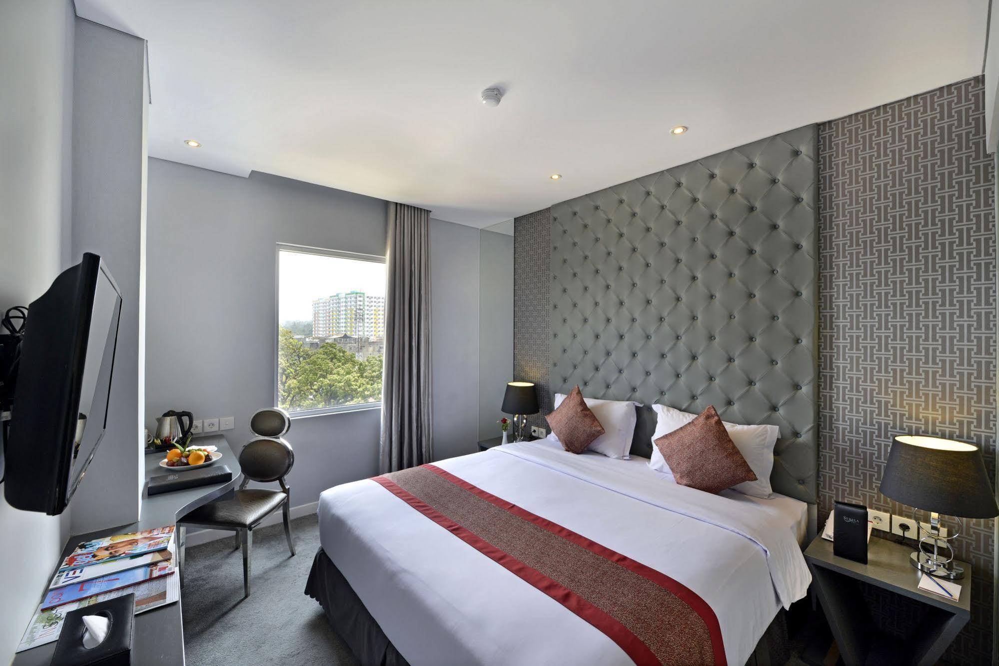 Serela Cihampelas By Kagum Hotels Bandung Exteriör bild