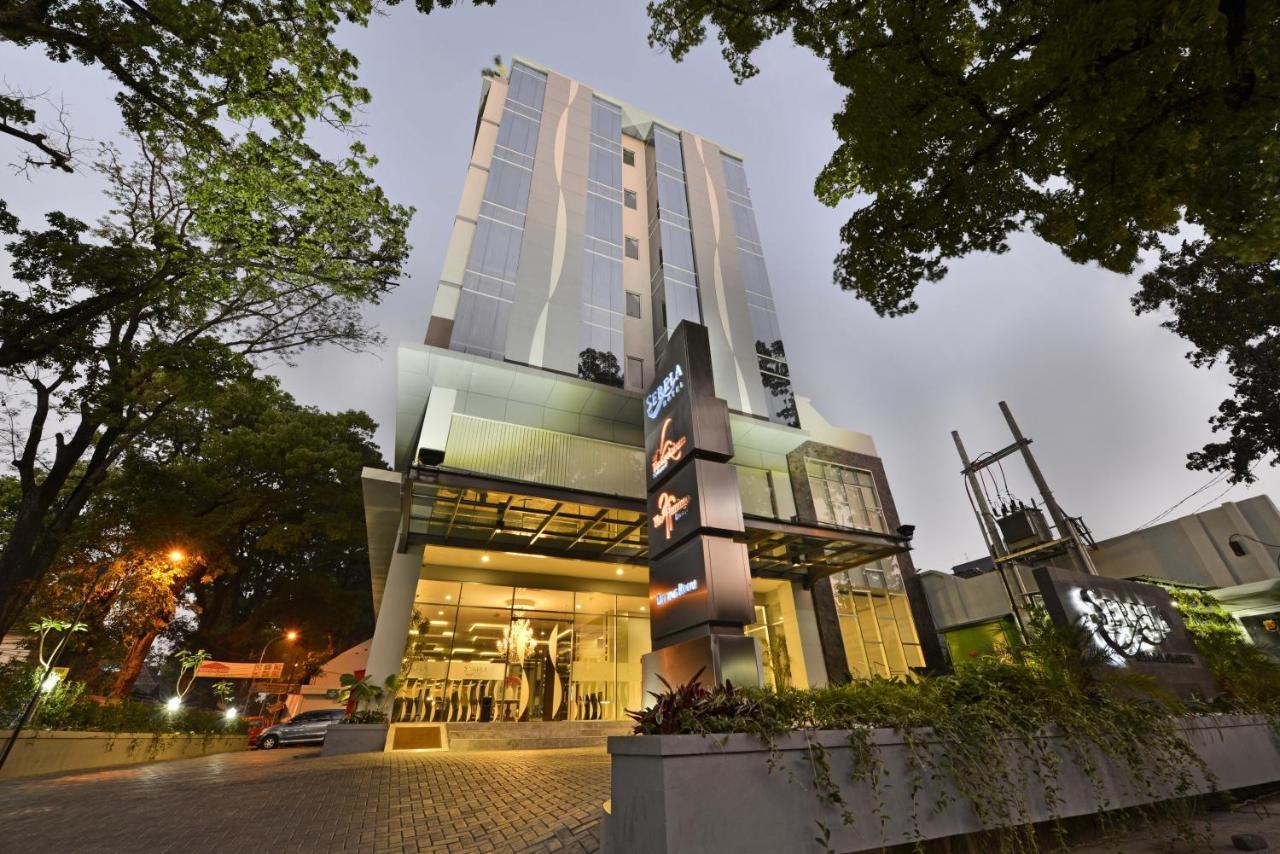 Serela Cihampelas By Kagum Hotels Bandung Exteriör bild